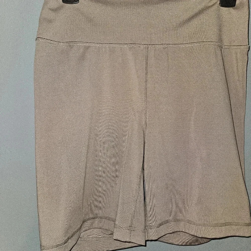 Yogalicious Lux Womans Taupe Shorts Size Xl - Picture 2 of 8